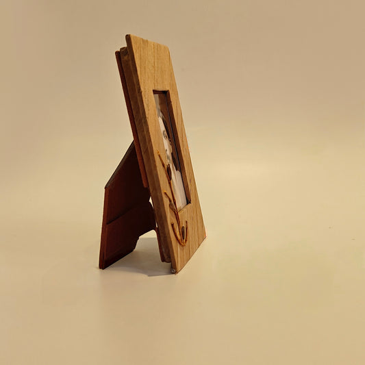 natural leaf photo frame with stand of sri aurobindo from pondicherry