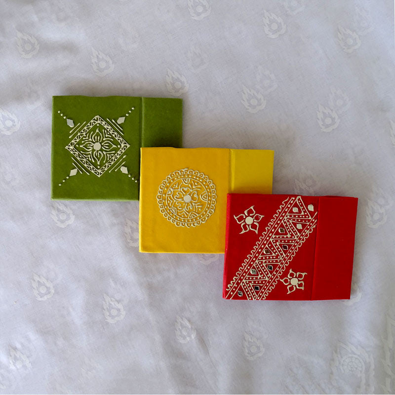 hand-crafted-gujarat-lippan-art-colourful-pen-stand-by-nava-vihan