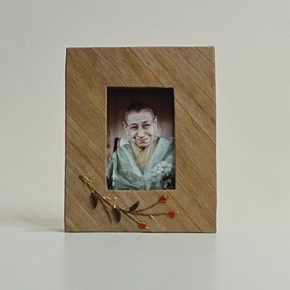 natural leaves picture frame with stand of sri ma by navavihan